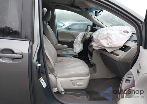 2013 Toyota Sienna Xle/Limited z USA, uszkodzony, nr VIN 5TDYK3DC1DS292246